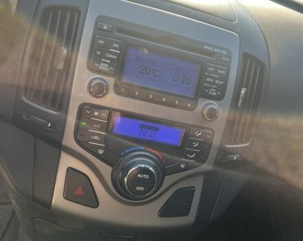 Серый Хендай i30, объемом двигателя 1.6 л и пробегом 199 тыс. км за 3500 $, фото 7 на Automoto.ua