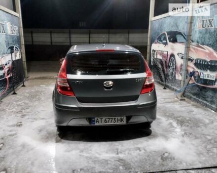 Серый Хендай i30, объемом двигателя 1.58 л и пробегом 274 тыс. км за 5400 $, фото 3 на Automoto.ua