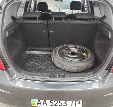 Серый Хендай i30, объемом двигателя 1.4 л и пробегом 162 тыс. км за 7000 $, фото 2 на Automoto.ua