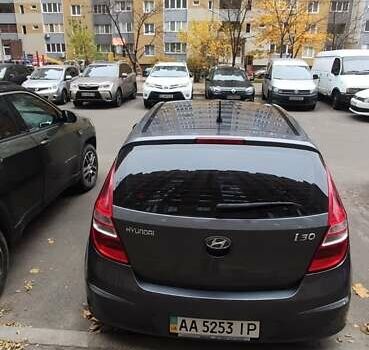 Серый Хендай i30, объемом двигателя 1.4 л и пробегом 162 тыс. км за 7000 $, фото 5 на Automoto.ua