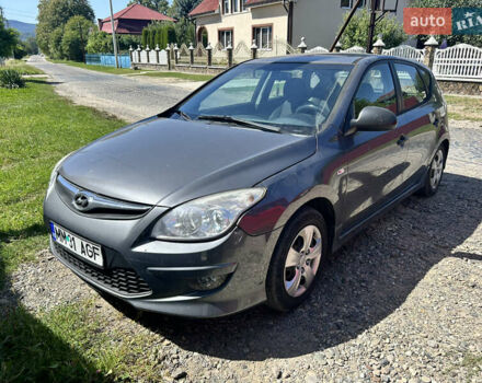 Сірий Хендай i30, об'ємом двигуна 1.4 л та пробігом 4 тис. км за 2900 $, фото 5 на Automoto.ua