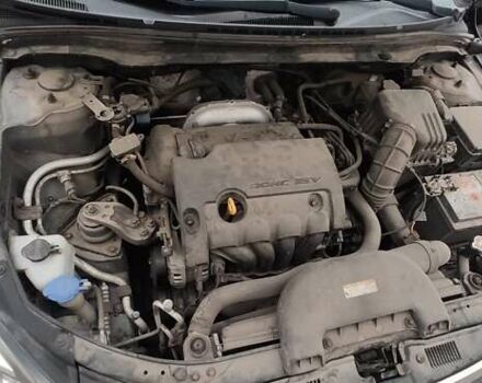 Серый Хендай i30, объемом двигателя 1.4 л и пробегом 162 тыс. км за 7000 $, фото 4 на Automoto.ua