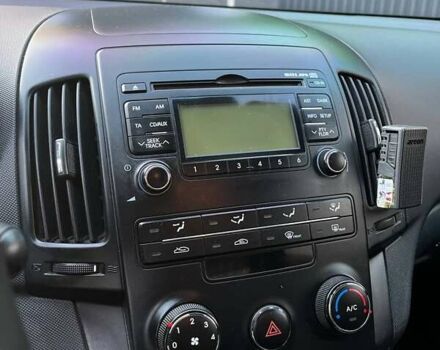 Сірий Хендай i30, об'ємом двигуна 1.4 л та пробігом 228 тис. км за 6500 $, фото 12 на Automoto.ua