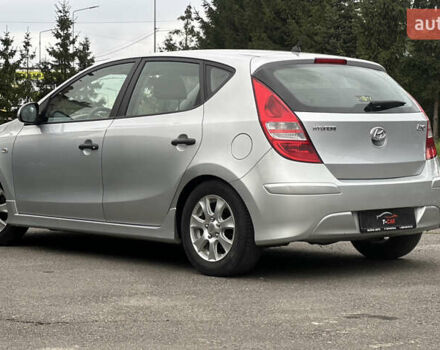 Серый Хендай i30, объемом двигателя 1.4 л и пробегом 126 тыс. км за 7400 $, фото 15 на Automoto.ua