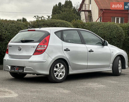 Серый Хендай i30, объемом двигателя 1.4 л и пробегом 126 тыс. км за 7400 $, фото 10 на Automoto.ua