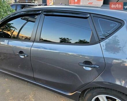 Серый Хендай i30, объемом двигателя 1.59 л и пробегом 230 тыс. км за 7800 $, фото 1 на Automoto.ua