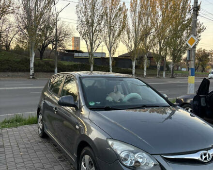 Серый Хендай i30, объемом двигателя 1.4 л и пробегом 222 тыс. км за 6000 $, фото 3 на Automoto.ua