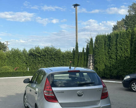 Сірий Хендай i30, об'ємом двигуна 1.4 л та пробігом 125 тис. км за 6950 $, фото 6 на Automoto.ua