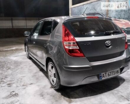 Сірий Хендай i30, об'ємом двигуна 1.58 л та пробігом 274 тис. км за 5500 $, фото 4 на Automoto.ua