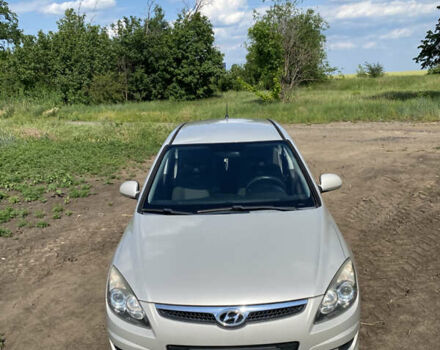 Серый Хендай i30, объемом двигателя 1.58 л и пробегом 199 тыс. км за 6650 $, фото 1 на Automoto.ua