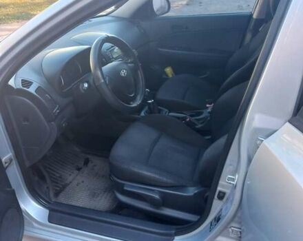 Сірий Хендай i30, об'ємом двигуна 1.4 л та пробігом 203 тис. км за 5800 $, фото 5 на Automoto.ua