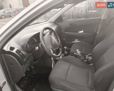 Серый Хендай i30, объемом двигателя 1.58 л и пробегом 290 тыс. км за 6600 $, фото 9 на Automoto.ua