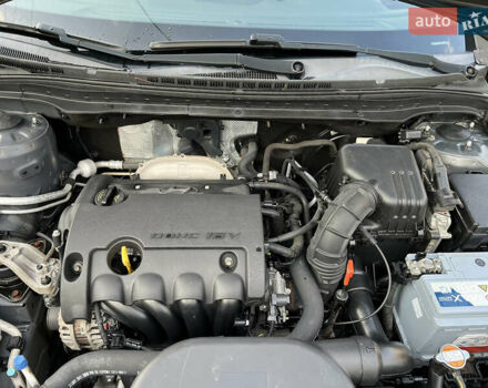 Серый Хендай i30, объемом двигателя 1.6 л и пробегом 162 тыс. км за 7500 $, фото 10 на Automoto.ua