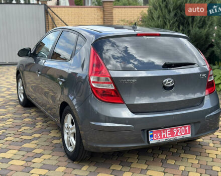 Серый Хендай i30, объемом двигателя 1.6 л и пробегом 172 тыс. км за 9300 $, фото 4 на Automoto.ua