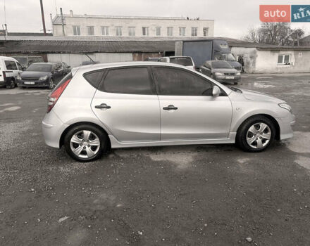 Серый Хендай i30, объемом двигателя 1.58 л и пробегом 290 тыс. км за 6600 $, фото 3 на Automoto.ua