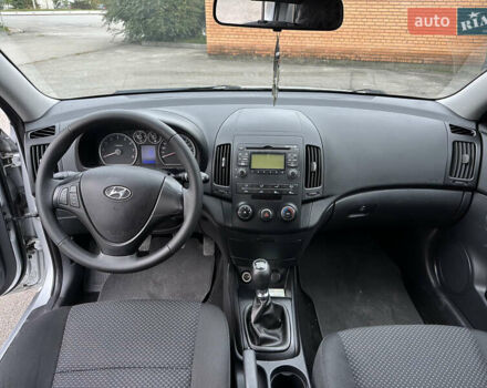 Серый Хендай i30, объемом двигателя 1.4 л и пробегом 126 тыс. км за 7400 $, фото 17 на Automoto.ua