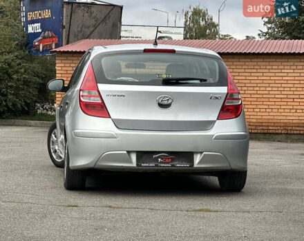 Серый Хендай i30, объемом двигателя 1.4 л и пробегом 126 тыс. км за 7400 $, фото 11 на Automoto.ua