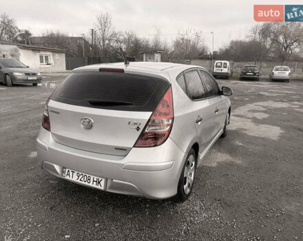 Серый Хендай i30, объемом двигателя 1.58 л и пробегом 290 тыс. км за 6600 $, фото 4 на Automoto.ua