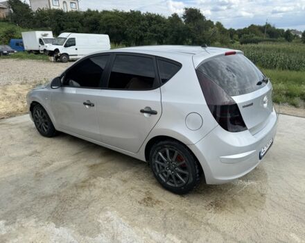 Серый Хендай i30, объемом двигателя 1.6 л и пробегом 199 тыс. км за 3500 $, фото 2 на Automoto.ua