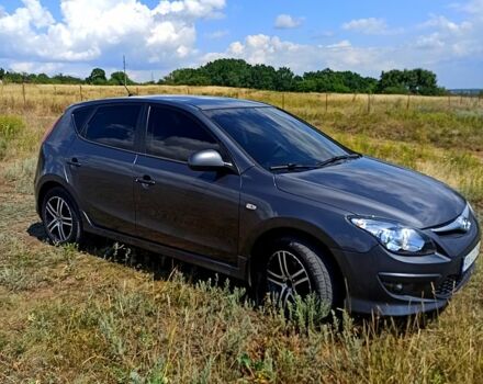 Сірий Хендай i30, об'ємом двигуна 1.4 л та пробігом 176 тис. км за 6600 $, фото 1 на Automoto.ua