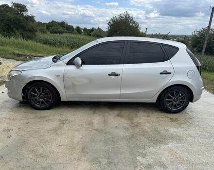 Серый Хендай i30, объемом двигателя 1.6 л и пробегом 199 тыс. км за 3500 $, фото 1 на Automoto.ua
