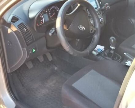 Серый Хендай i30, объемом двигателя 1.4 л и пробегом 126 тыс. км за 7000 $, фото 6 на Automoto.ua