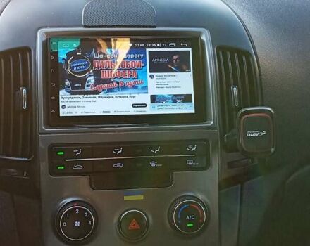 Серый Хендай i30, объемом двигателя 1.4 л и пробегом 126 тыс. км за 7000 $, фото 5 на Automoto.ua