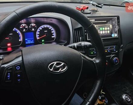 Серый Хендай i30, объемом двигателя 1.59 л и пробегом 230 тыс. км за 7800 $, фото 7 на Automoto.ua