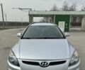 Серый Хендай i30, объемом двигателя 1.6 л и пробегом 288 тыс. км за 5500 $, фото 1 на Automoto.ua