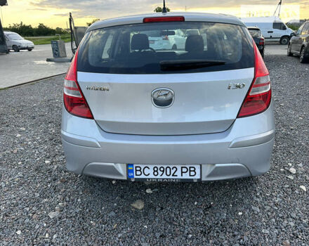 Сірий Хендай i30, об'ємом двигуна 1.4 л та пробігом 145 тис. км за 5950 $, фото 4 на Automoto.ua