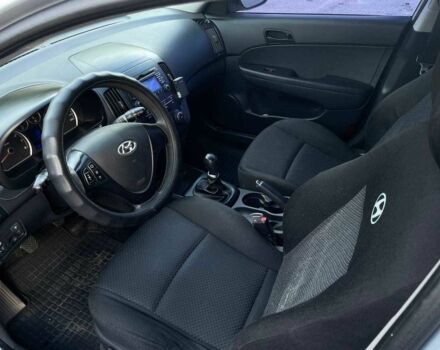 Серый Хендай i30, объемом двигателя 1.4 л и пробегом 167 тыс. км за 5600 $, фото 19 на Automoto.ua