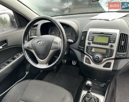 Серый Хендай i30, объемом двигателя 1.6 л и пробегом 208 тыс. км за 6300 $, фото 16 на Automoto.ua