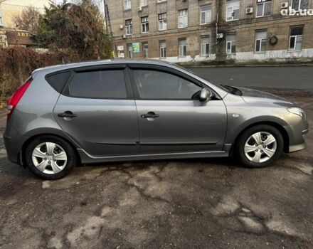 Серый Хендай i30, объемом двигателя 1.4 л и пробегом 162 тыс. км за 6490 $, фото 7 на Automoto.ua