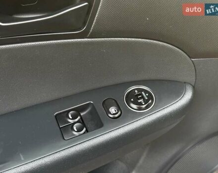 Сірий Хендай i30, об'ємом двигуна 1.4 л та пробігом 162 тис. км за 6490 $, фото 13 на Automoto.ua