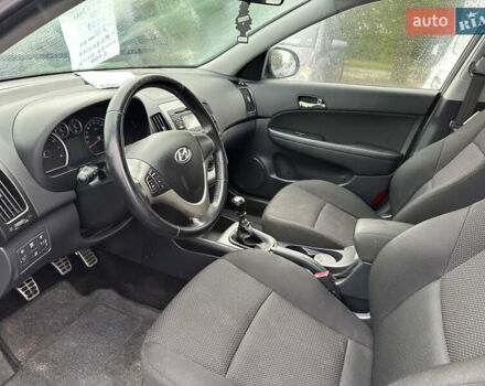 Серый Хендай i30, объемом двигателя 1.6 л и пробегом 208 тыс. км за 6300 $, фото 26 на Automoto.ua