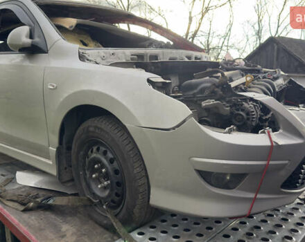 Сірий Хендай i30, об'ємом двигуна 1.4 л та пробігом 200 тис. км за 2500 $, фото 2 на Automoto.ua