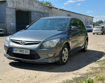 Серый Хендай i30, объемом двигателя 1.6 л и пробегом 310 тыс. км за 4600 $, фото 3 на Automoto.ua