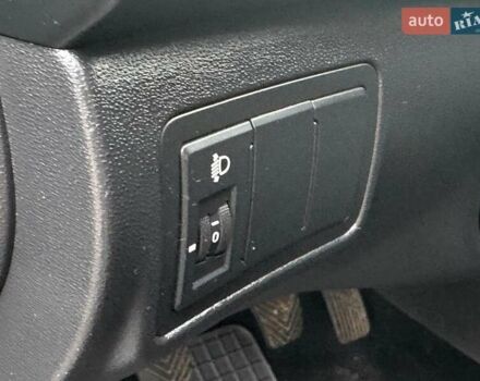 Сірий Хендай i30, об'ємом двигуна 1.4 л та пробігом 162 тис. км за 6490 $, фото 14 на Automoto.ua