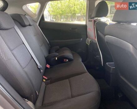 Серый Хендай i30, объемом двигателя 1.4 л и пробегом 136 тыс. км за 7200 $, фото 14 на Automoto.ua