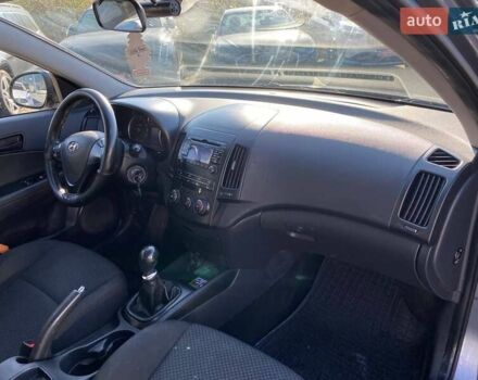 Серый Хендай i30, объемом двигателя 1.59 л и пробегом 269 тыс. км за 6500 $, фото 8 на Automoto.ua