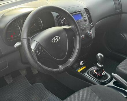 Серый Хендай i30, объемом двигателя 1.4 л и пробегом 162 тыс. км за 6490 $, фото 11 на Automoto.ua