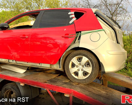 Сірий Хендай i30, об'ємом двигуна 1.4 л та пробігом 200 тис. км за 2500 $, фото 3 на Automoto.ua