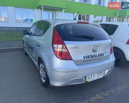 Серый Хендай i30, объемом двигателя 1.4 л и пробегом 295 тыс. км за 6200 $, фото 2 на Automoto.ua