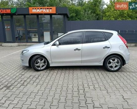 Сірий Хендай i30, об'ємом двигуна 1.4 л та пробігом 170 тис. км за 7000 $, фото 9 на Automoto.ua