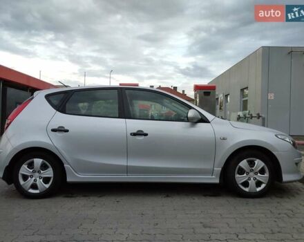 Серый Хендай i30, объемом двигателя 1.4 л и пробегом 175 тыс. км за 6000 $, фото 16 на Automoto.ua