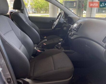 Серый Хендай i30, объемом двигателя 1.4 л и пробегом 136 тыс. км за 7200 $, фото 15 на Automoto.ua