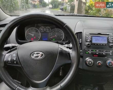 Серый Хендай i30, объемом двигателя 1.4 л и пробегом 175 тыс. км за 6000 $, фото 8 на Automoto.ua