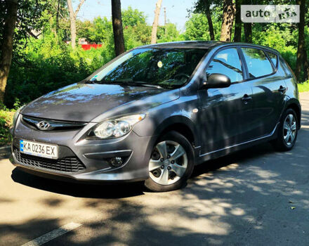 Сірий Хендай i30, об'ємом двигуна 1.4 л та пробігом 120 тис. км за 6700 $, фото 2 на Automoto.ua