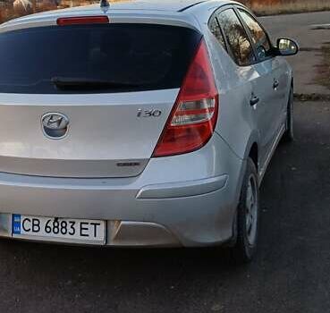 Серый Хендай i30, объемом двигателя 1.58 л и пробегом 230 тыс. км за 7600 $, фото 12 на Automoto.ua