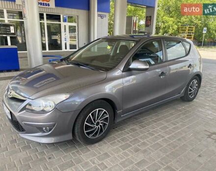 Серый Хендай i30, объемом двигателя 1.4 л и пробегом 136 тыс. км за 7200 $, фото 11 на Automoto.ua